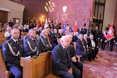 Odsłonięcie tablicy pamięci mieszkańców Ziemi Oświęcimskiej, walczących o wolność i niepodległość