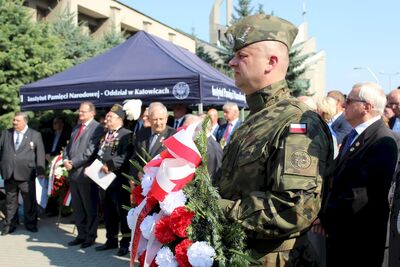 Odsłonięcie tablicy pamięci mieszkańców Ziemi Oświęcimskiej, walczących o wolność i niepodległość