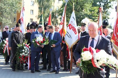 Odsłonięcie tablicy pamięci mieszkańców Ziemi Oświęcimskiej, walczących o wolność i niepodległość