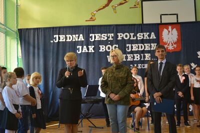 Odsłonięcie tablic upamiętniających pobyt oddziału Józefa Piłsudskiego w Parszowie i Świętej Katarzynie