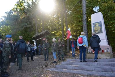 Odsłonięcie tablic upamiętniających pobyt oddziału Józefa Piłsudskiego w Parszowie i Świętej Katarzynie