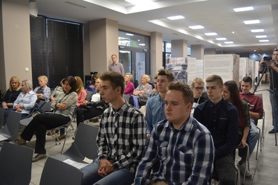 Uczniowie i absolwenci „Elektryka” uczcili setną rocznicę odzyskania niepodległości, czytając wybrane przemówienia „ojców polskiej niepodległości” – Kielce, 18 października 2018.