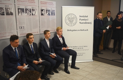 Uczniowie i absolwenci „Elektryka” uczcili setną rocznicę odzyskania niepodległości, czytając wybrane przemówienia „ojców polskiej niepodległości” – Kielce, 18 października 2018.