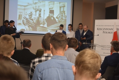 Uczniowie i absolwenci „Elektryka” uczcili setną rocznicę odzyskania niepodległości, czytając wybrane przemówienia „ojców polskiej niepodległości” – Kielce, 18 października 2018.