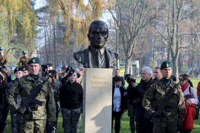 W Krakowie odsłonięto popiersia sześciu Ojców Niepodległości