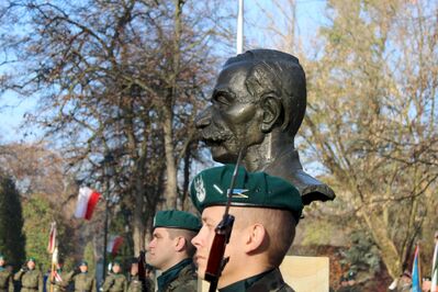 W Krakowie odsłonięto popiersia sześciu Ojców Niepodległości