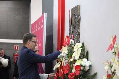 Prezes IPN odsłonił tablicę poświęconą górnikom KWK Brzeszcze