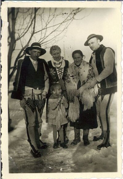 Na kwaterze w domu Bazińskich w Osielcu, zima 1948 r.