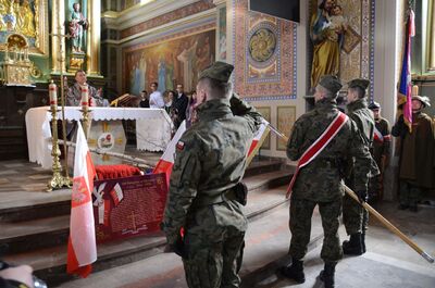 24 marca 2019 r. w Osielcu odsłonięto pomnik mjr. Zygmunta Szendzielarza „Łupaszki”