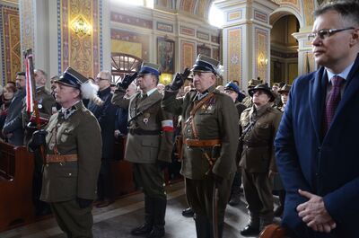 24 marca 2019 r. w Osielcu odsłonięto pomnik mjr. Zygmunta Szendzielarza „Łupaszki”
