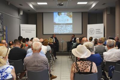 25 czerwca 2019. Spotkanie z prof. Krzysztofem Szwagrzykiem na kieleckim „Przystanku Historia”