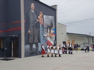 25 września 2019. Odsłonięcie muralu w Wierzchosławicach