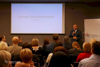 Krakowski IPN przeprowadził w Markowej warsztaty dla nauczycieli