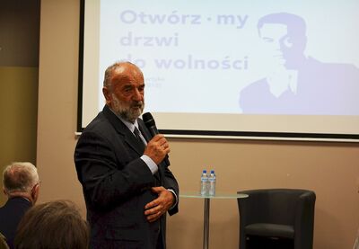 2 grudnia 2019 w Kielcach odbył się wernisaż wystawy i pokaz filmu o Januszu Kurtyce