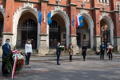 Uroczystość upamiętniająca martyrologię Polaków, więźniów niemieckich obozów koncentracyjnych Ravensbrück, Sachsenhausen i Dachau – Kraków, 30 kwietnia 2020. (fot. Agnieszka Masłowska IPN)