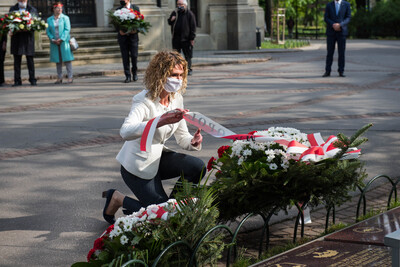 Uroczystość upamiętniająca martyrologię Polaków, więźniów niemieckich obozów koncentracyjnych Ravensbrück, Sachsenhausen i Dachau – Kraków, 30 kwietnia 2020. (fot. Agnieszka Masłowska IPN)
