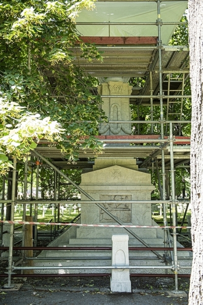 IPN odnowił pomnik Orląt Krakowskich na cmentarzu Rakowickim. Fot. Agnieszka Masłowska (IPN)