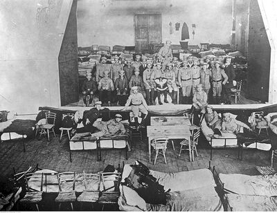 Strzelcy na krakowskich Oleandrach, sierpień 1914. Fot. NAC