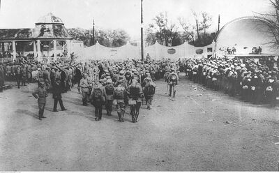 Strzelcy na krakowskich Oleandrach, sierpień 1914. Fot. NAC
