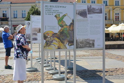 Odsłonięcie tablicy poświęconej Armii Ochotniczej 1920 r. oraz otwarcie plenerowej wystawy IPN w Kielcach fot. Katarzyna Pronobis