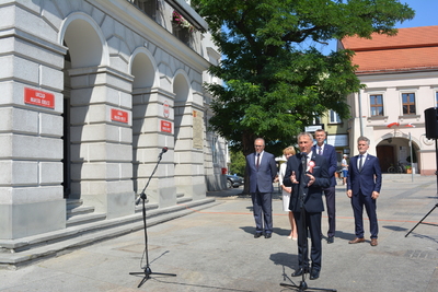 Odsłonięcie tablicy poświęconej Armii Ochotniczej 1920 r. oraz otwarcie plenerowej wystawy IPN w Kielcach - fot. Katarzyna Pronobis