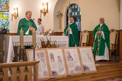 Odsłonięcie tablicy pamięci ofiar zbrodni katyńskiej – Skomielna Biała, 13 września 2020. Fot. Agnieszka Masłowska IPN