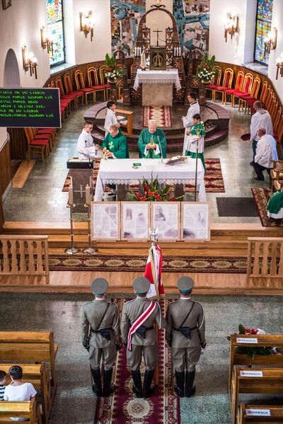 Odsłonięcie tablicy pamięci ofiar zbrodni katyńskiej – Skomielna Biała, 13 września 2020. Fot. Agnieszka Masłowska IPN