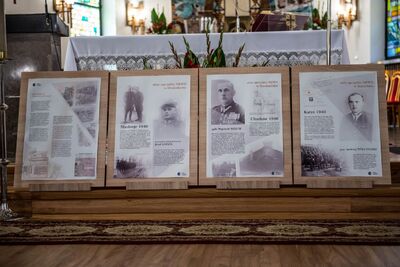 Odsłonięcie tablicy pamięci ofiar zbrodni katyńskiej – Skomielna Biała, 13 września 2020. Fot. Agnieszka Masłowska IPN