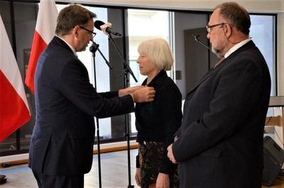 Działaczom opozycji wręczono w Krakowie Krzyże Wolności i Solidarności - fot. Żaneta Wierzgacz