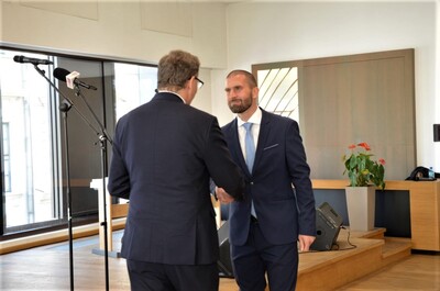 Działaczom opozycji wręczono w Krakowie Krzyże Wolności i Solidarności - fot. Żaneta Wierzgacz