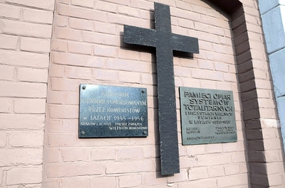 Kraków, 5.11.2020. Uroczystość pod murem więzienia Montelupich. Fot. Janusz Ślęzak (IPN)