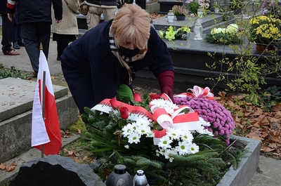 13.11.2020, cmentarz Rakowicki w Krakowie. Małopolski Dzień Pamięci Żołnierzy Niezłomnych – Wyklętych. Fot. Janusz Ślęzak (IPN)
