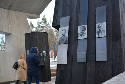 22.01.2021. Wizyta wiceprezesa IPN dr. Mateusza Szpytmy w Mauzoleum Martyrologii Wsi Polskich w Michniowie. Fot. Katarzyna Pronobis (IPN)