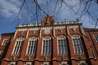 30.04.2021. W 76. rocznicę wyzwolenia KL Ravensbrück w Krakowie oddano hołd ofiarom niemieckich obozów koncentracyjnych. Fot. Janusz Ślęzak (IPN)
