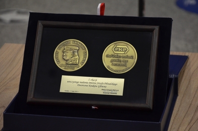 11.05.2021 Józef Piłsudski został patronem dworca PKP Kraków Główny. Fot. Janusz Ślęzak (IPN)