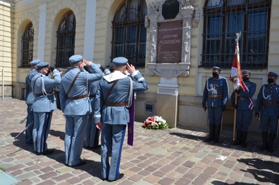 11.05.2021 Józef Piłsudski został patronem dworca PKP Kraków Główny. Fot. Janusz Ślęzak (IPN)