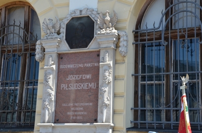 11.05.2021 Józef Piłsudski został patronem dworca PKP Kraków Główny. Fot. Janusz Ślęzak (IPN)