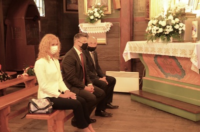 W Gruszowie odsłonięto tablicę pamięci Polaków ratujących Żydów fot. Żaneta Wierzgacz IPN