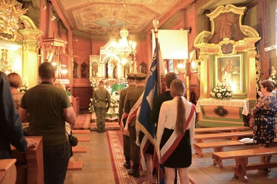 W Gruszowie odsłonięto tablicę pamięci Polaków ratujących Żydów fot. Żaneta Wierzgacz IPN