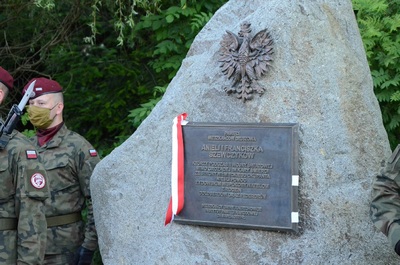 W Gruszowie odsłonięto tablicę pamięci Polaków ratujących Żydów fot. Żaneta Wierzgacz IPN