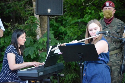 W Gruszowie odsłonięto tablicę pamięci Polaków ratujących Żydów fot. Żaneta Wierzgacz IPN