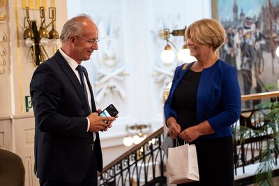 Prezesi IPN oraz Zastępca Dyrektora odznaczeni ryngrafem 400-lecia obecności Zakonu Mniszek Dominikańskich w Krakowie na Gródku - fot. Agnieszka Masłowska (IPN)