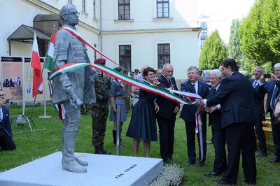 Odsłonięcie pomnika Pála Telekiego w Krakowie. Fot. Janusz Ślęzak (IPN)