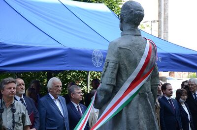 Odsłonięcie pomnika Pála Telekiego w Krakowie. Fot. Janusz Ślęzak (IPN)