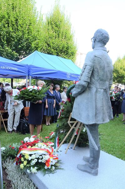 Odsłonięcie pomnika Pála Telekiego w Krakowie. Fot. Janusz Ślęzak (IPN)