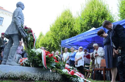 Odsłonięcie pomnika Pála Telekiego w Krakowie. Fot. Janusz Ślęzak (IPN)