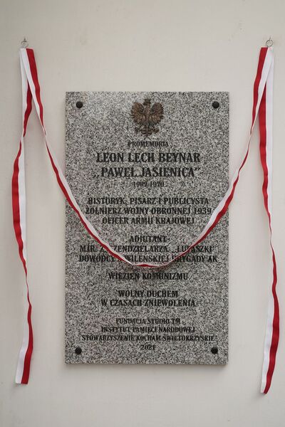 W Nagłowicach upamiętniono Pawła Jasienicę. Fot. Michał Zawisza (IPN)