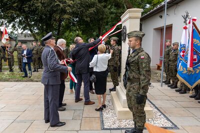 W Klimontowie odsłonięto pomnik 24. Eskadry Rozpoznawczej Armii „Kraków”
