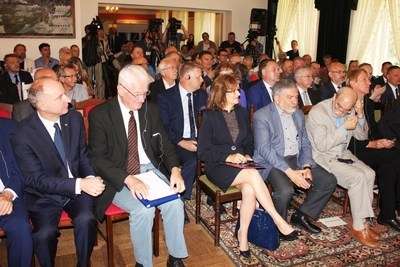 Goście biorący udział w debatach, w tym członek Kolegium IPN Krzysztof Wyszkowski