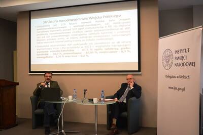 Konferencja naukowa "Żydzi i wojsko polskie w XIX i XX wieku": dr hab., prof. UŁ Witold Jarno, prof. dr hab. Józef Smoliński.